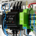 Switch de red para cuadro eléctrico con 5 conexiones por cable