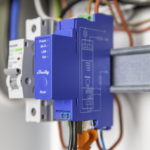 Interruptor inteligente para automatizar luces y enchufes desde el móvil